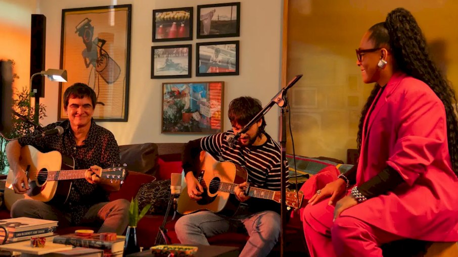 Raquel comanda encontros musicais e afetivos no novo programa 'Som na Sala', do Canal BIS