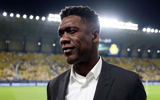 Seedorf, Honda, Kalou e Ziyech. Botafogo volta a apostar em medalhão 