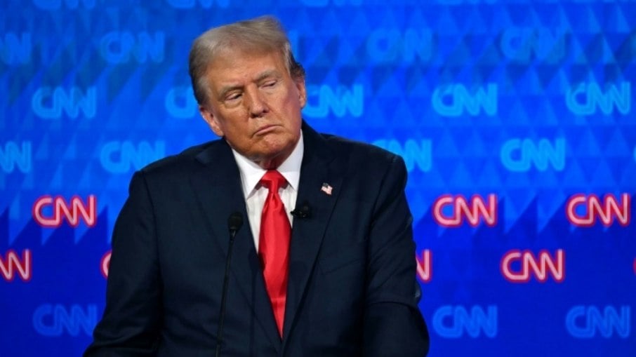 O ex-presidente dos EUA e candidato presidencial republicano Donald Trump no primeiro debate presidencial das eleições de 2024 nos estúdios da CNN em Atlanta, Geórgia, em 27 de junho de 2024