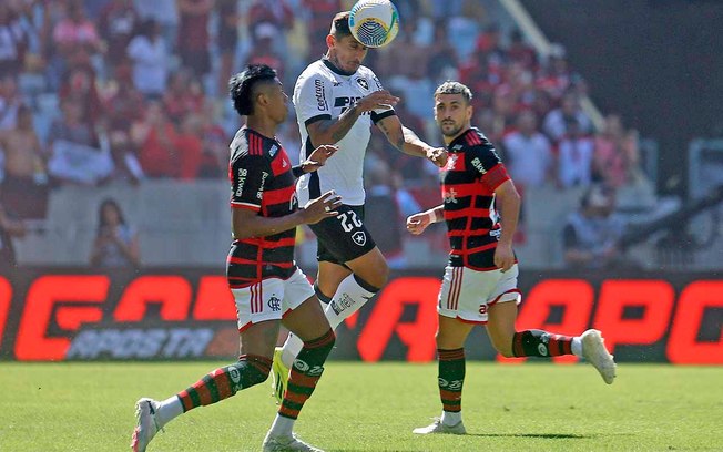Bruno Henrique em ação no Flamengo 0 x 2 Botafogo  