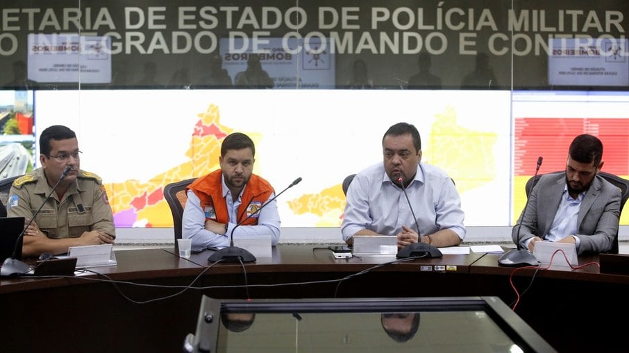 Cláudio Castro esteve em reunião com o Comitê Permanente de Chuvas para falar de como minimizar estragos causados nesse fim de semana no estado