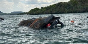Embarcação com mais de 20 pessoas afunda no Rio Grande