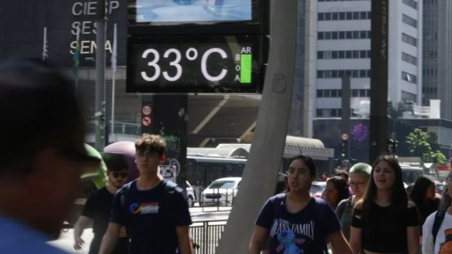 Cidade de São Paulo em dia de calor