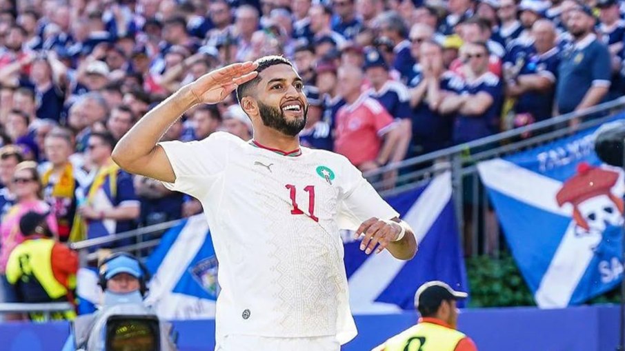 Saibari comemorando gol diante da Escócia