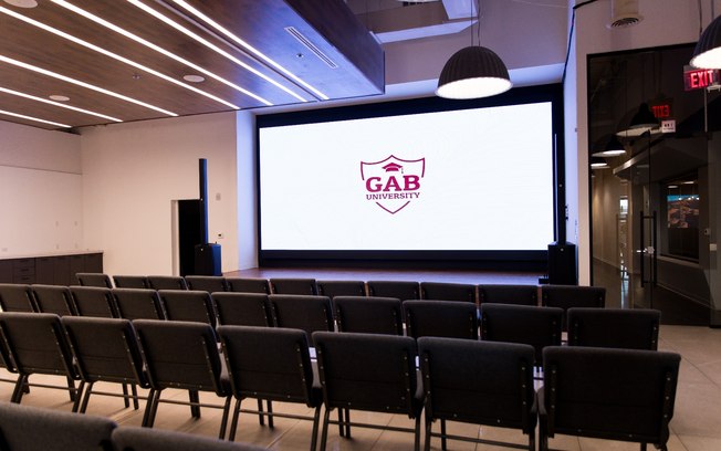 Universidades internacionais adotam modelo híbrido de ensino