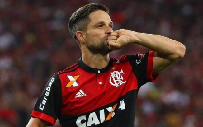 Diego comemora  gol pelo Flamengo