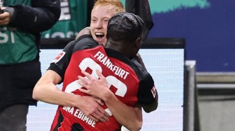 Brigando pela liderança, Bayern é atropelado pelo Frankfurt 