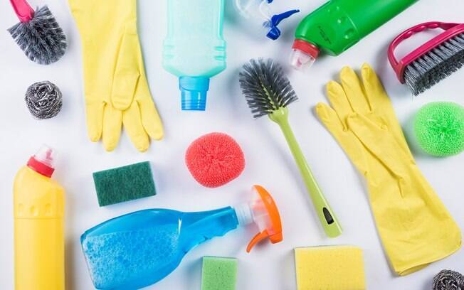 Você sabe quais produtos de limpeza usar na hora de limpar certos espaços da casa? Veja as dicas 