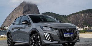 Peugeot 208 e 2008 agora são híbridos flex