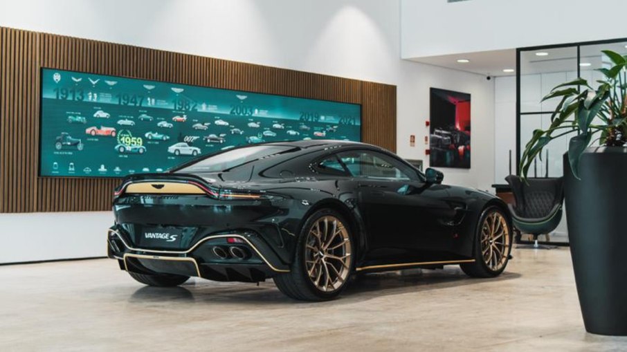 Primeiro Aston Martin Vantage S já está no Brasil