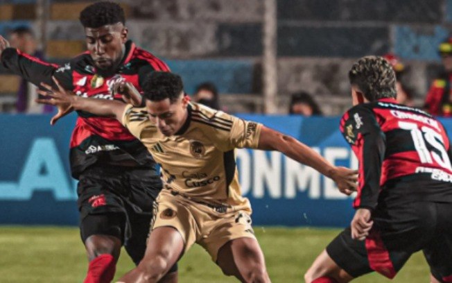 Cusco reclama de erros da Conmebol em partida contra o Flamengo