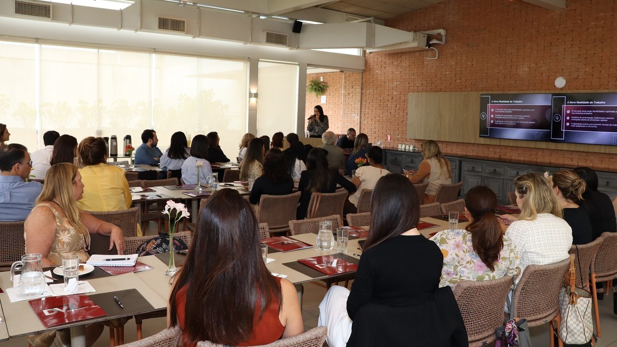 Evento reuniu empresários e profissionais de Recursos Humanos Evento reuniu empresários e profissionais de Recursos Humanos