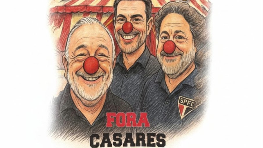 Na partida contra o Juventude, torcedores organizados distribuíram camisas com ilustrações críticas aos gestores do clube