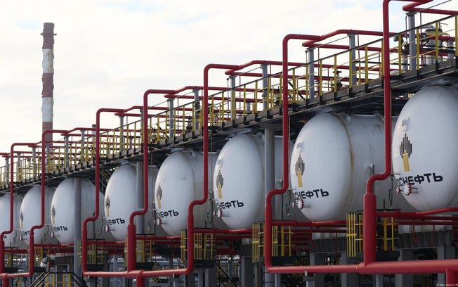 Refinaria russa de Novokubichevsk, em imagem de arquivo