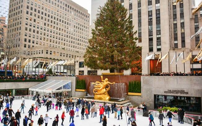 O Rockefeller Center é referência por sua árvore de Natal, no final do ano, sendo um dos passeios em Nova York