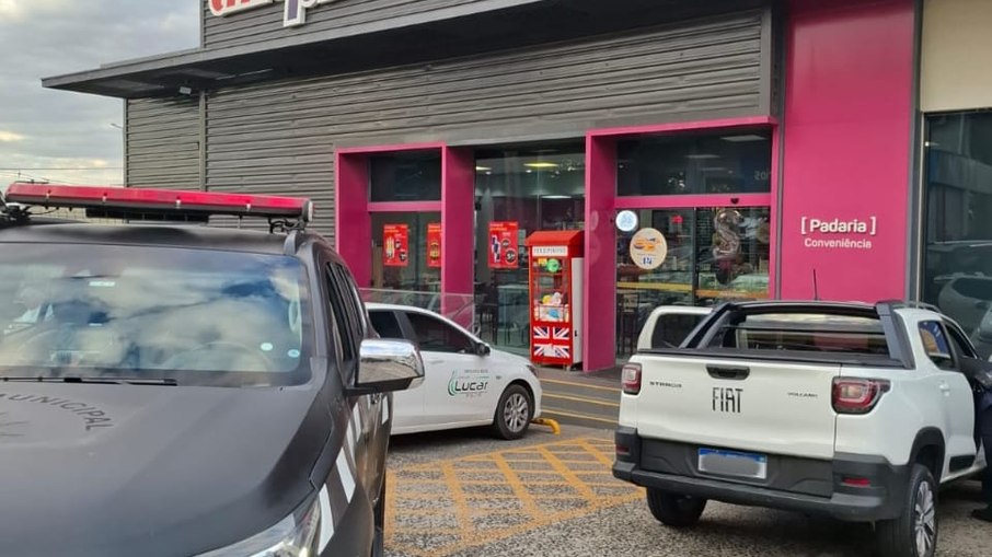 Homens são flagrados com carros furtados e R$ 29 mil em dinheiro