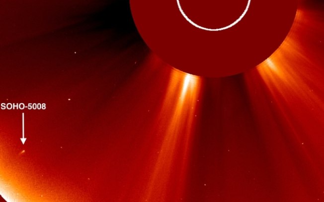 Cometa é descoberto e destruído no eclipse solar