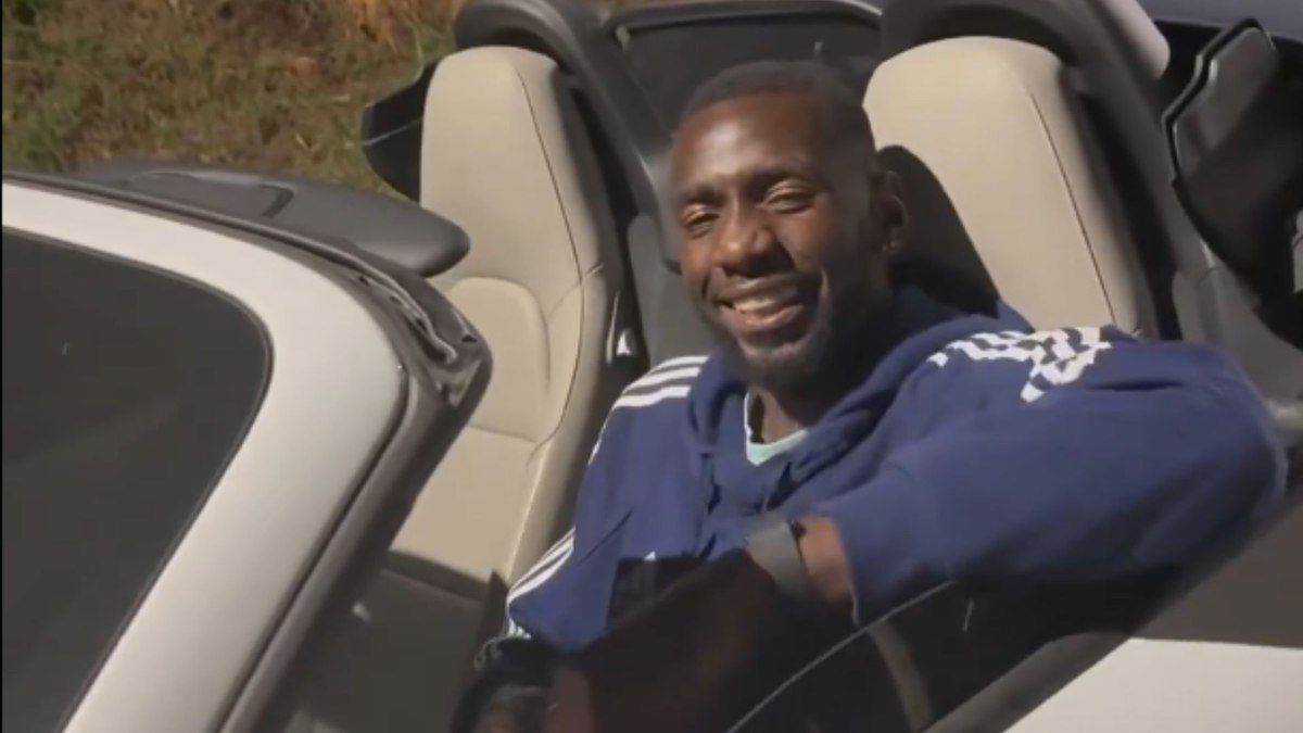 Bolasie, atacante do Cruzeiro, comemora vitória sobre Botafogo Bolasie, atacante do Cruzeiro, comemora vitória sobre Botafogo