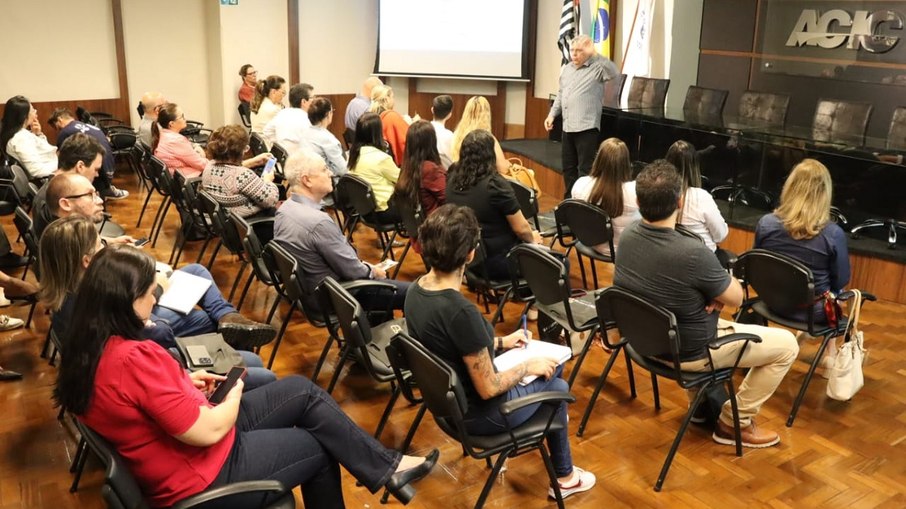 Palestra sobre NR1 na ACIC Palestra sobre NR1 na ACIC