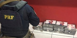 Casal é preso com 20 quilos de cocaína na Via Dutra
