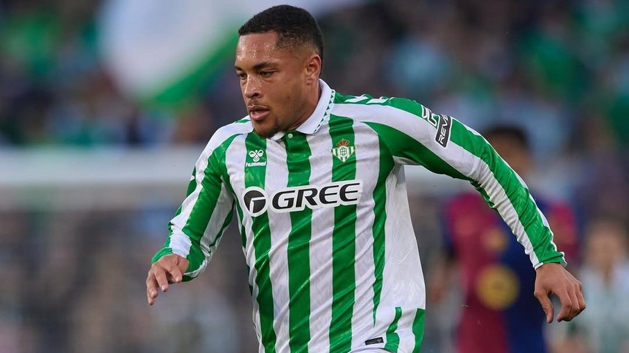 Barcelona segue tentando vender Vitor Roque ao Palmeiras Barcelona segue tentando vender Vitor Roque ao Palmeiras