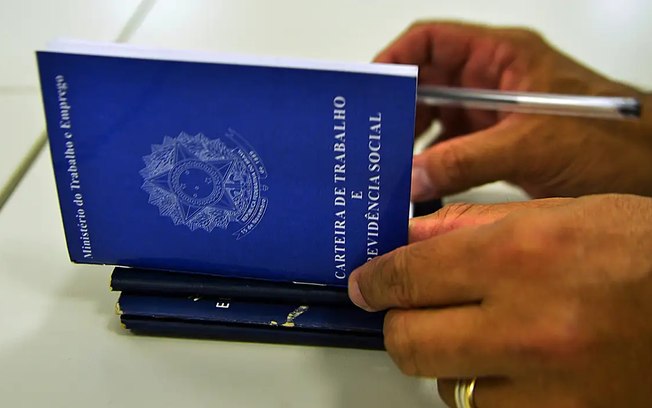 Brasil cria 147 mil empregos com carteira assinada em agosto