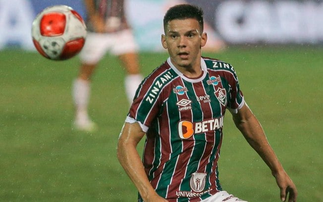 Lateral Marcos Pedro estava sem espaço no elenco do Fluminense