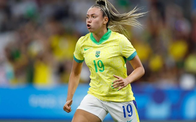 Priscila durante a comemoração do gol contra a Espanha Priscila durante a comemoração do gol contra a Espanha