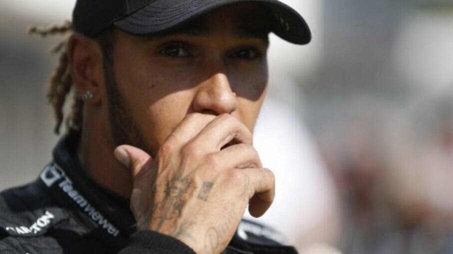 Lewis Hamilton não acreditou quando o holandês fez a ultrapassagem final