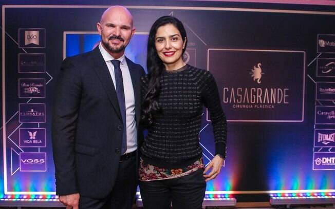 Dr. Carlos Casagrande e Letícia SabatelLa