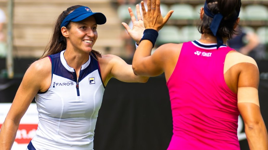 Luisa Stefani conquistou o título jogando ao lado de Caroline Garcia