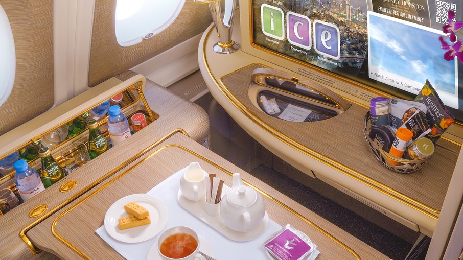 Cabine de luxo do Boeing 777-300ER da Emirates Cabine de luxo do Boeing 777-300ER da Emirates