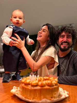 Thaila Ayala e Renato Góes celebram 10 meses de Francisco