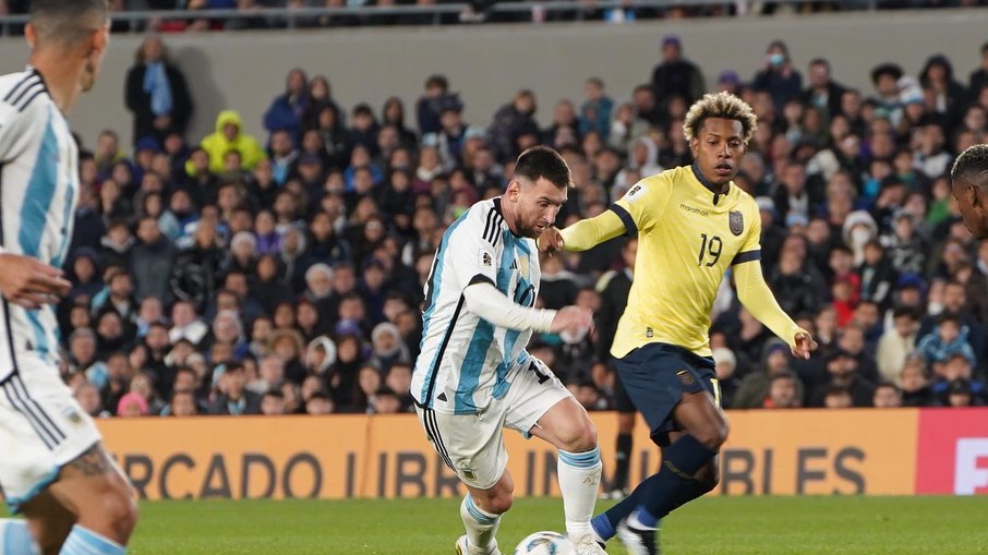 Titularidade de Messi no jogo contra a Bolívia ainda é uma incógnita