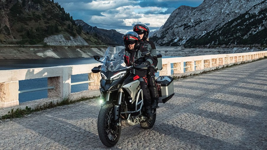 Ducati lança Multistrada V4 Rally com mais autonomia e pacotes avançados para o off-road