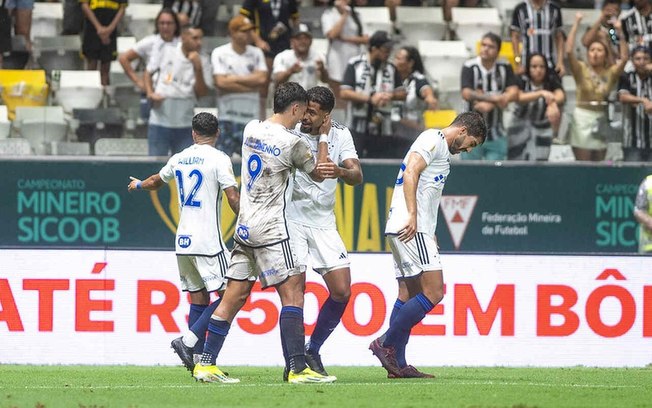 Cruzeiro foi buscar o empate e tem a vantagem de dois resultados iguais na final do Mineiro