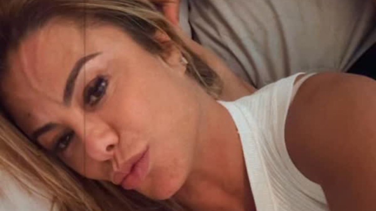 Poliana Rocha recusa pedido inusitado de Leonardo em vídeo íntimo Poliana Rocha recusa pedido inusitado de Leonardo em vídeo íntimo