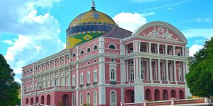 Região Norte do Brasil reúne praias de rio, floresta e cultura