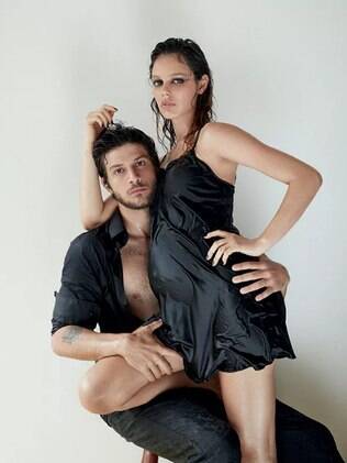 Chay Suede e Laura Neiva  para a Marie Claire