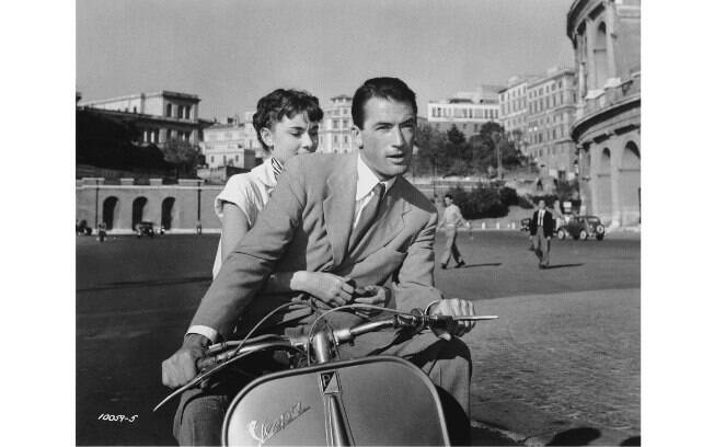 No filme, a Vespa sempre era usada para levar os personagens às diferentes aventuras em Roma (Itália)