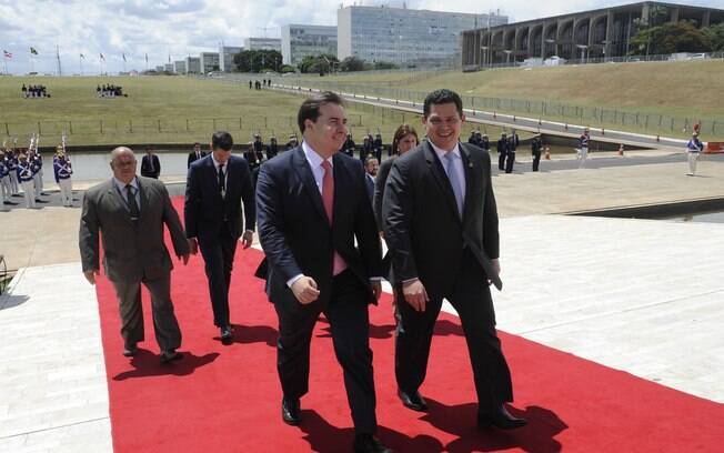 Presidentes da Câmara, Rodrigo Maio, e do Senado, Davi Alcolumbre, chegam ao Congresso para o início do ano legislativo