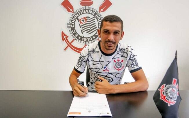 Corinthians anuncia a contratação de Bruno Melo que afirma: 'Vou dar o meu melhor'