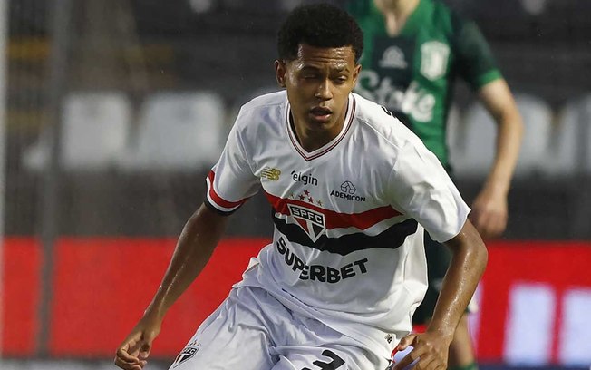 Clube português poderá pagar até 1,1 milhão de euros pelo jogador Clube português poderá pagar até 1,1 milhão de euros pelo jogador