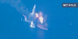 EUA atacam três petroleiros iranianos após ofensiva contra navios