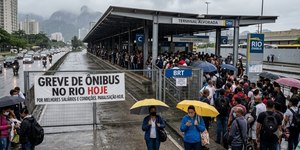Greve de ônibus no Rio chega ao terceiro dia; TRT fará reunião