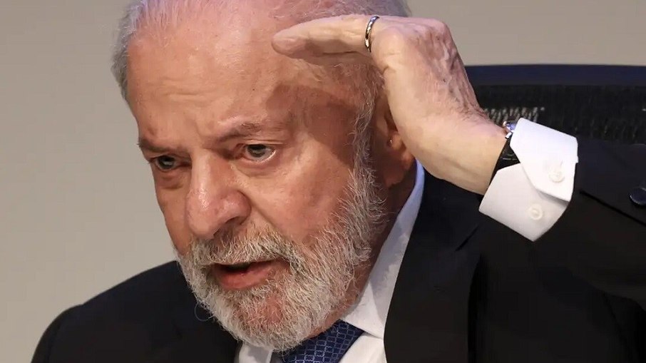 Lula diz não achar possível continuidade de Silvio Almeida no governo