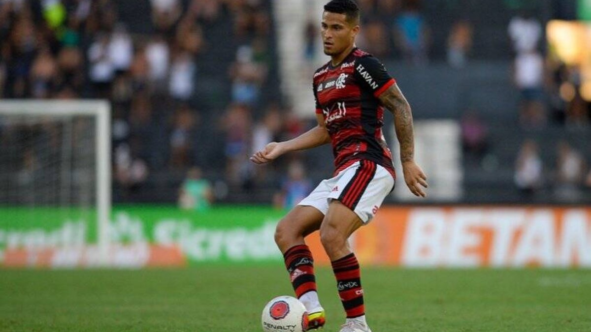 João Gomes pode viral alvo do Sevilla
