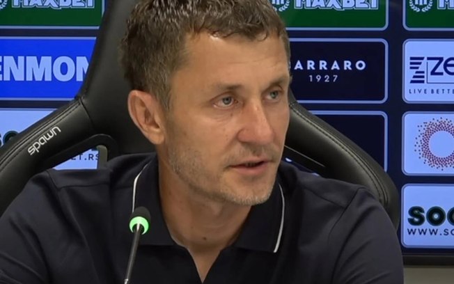 Jogadores do Partizan desolados depois de mais uma derrota na temporada