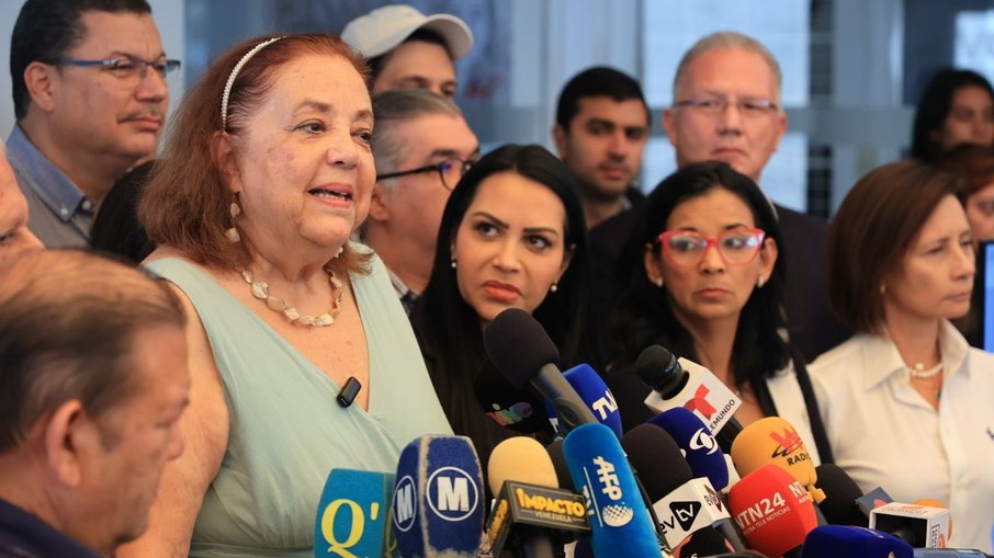 Corina é uma das principais opositoras de Maduro na Venezuela