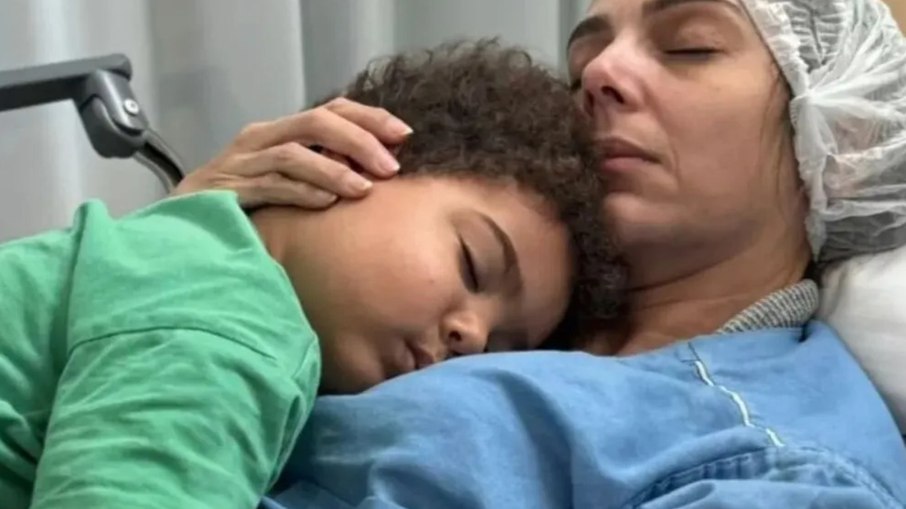 Apresentadora da Globo, Mara Pinheiro se emociona ao relatar batalha do filho contra leucemia Apresentadora da Globo, Mara Pinheiro se emociona ao relatar batalha do filho contra leucemia